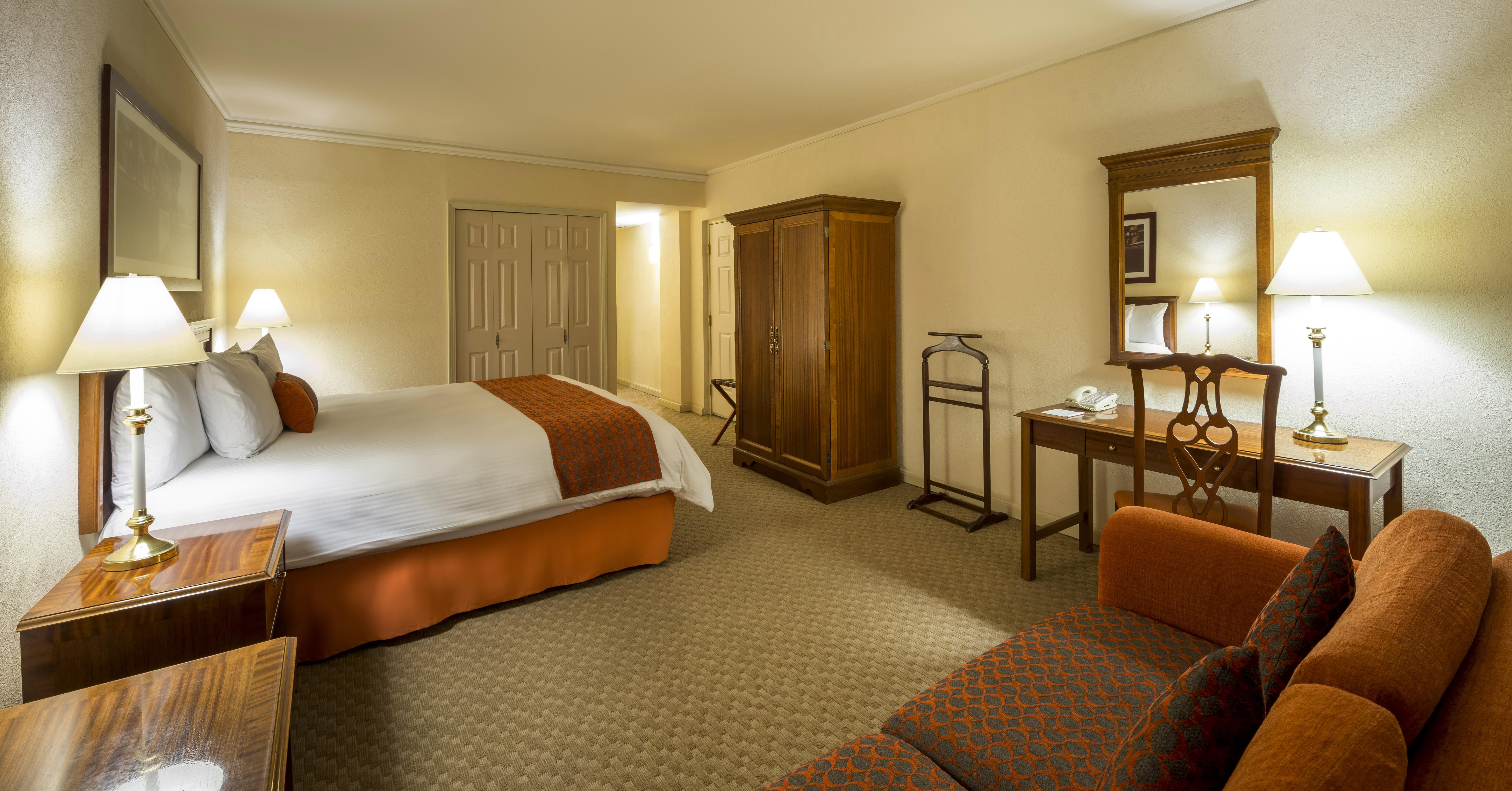 Hotel Camino Real Puebla Angelopolis Zewnętrze zdjęcie A guest room at the Lodge at Vail