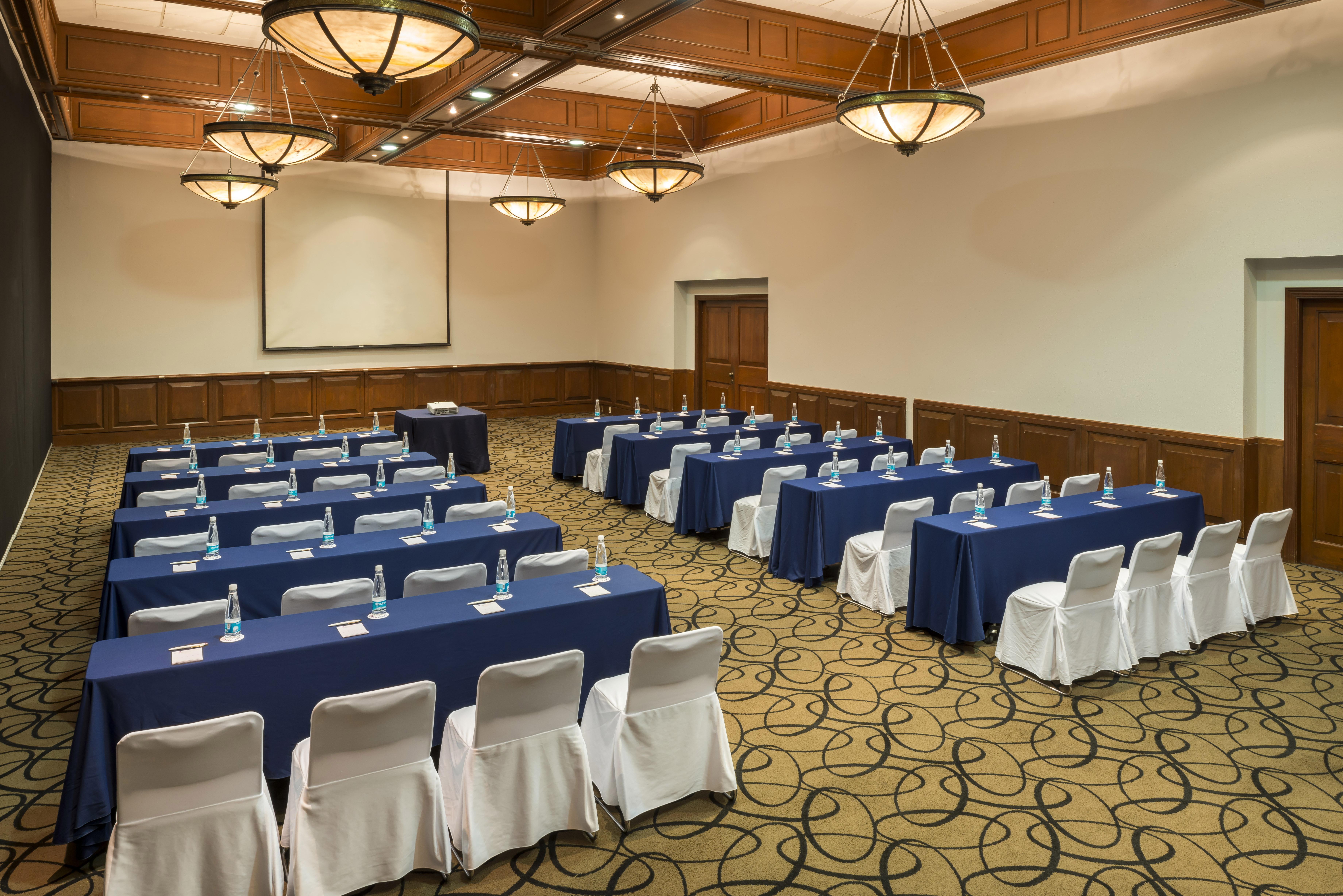 Hotel Camino Real Puebla Angelopolis Zewnętrze zdjęcie A typical meeting room