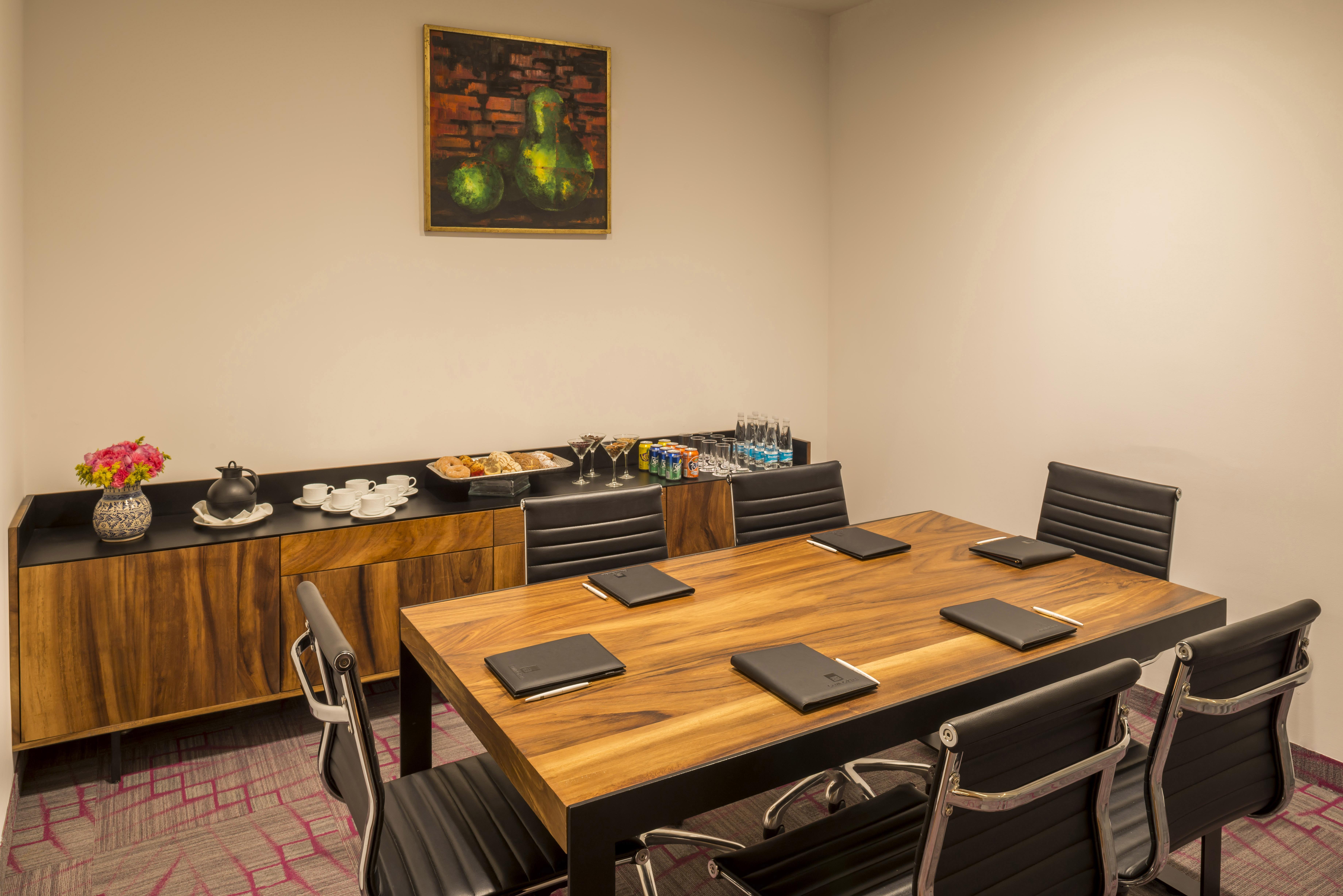 Hotel Camino Real Puebla Angelopolis Zewnętrze zdjęcie A meeting room at the hotel