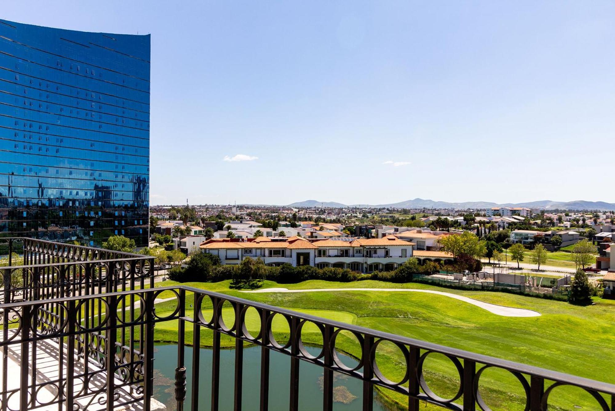 Hotel Camino Real Puebla Angelopolis Zewnętrze zdjęcie View of the golf course from the hotel