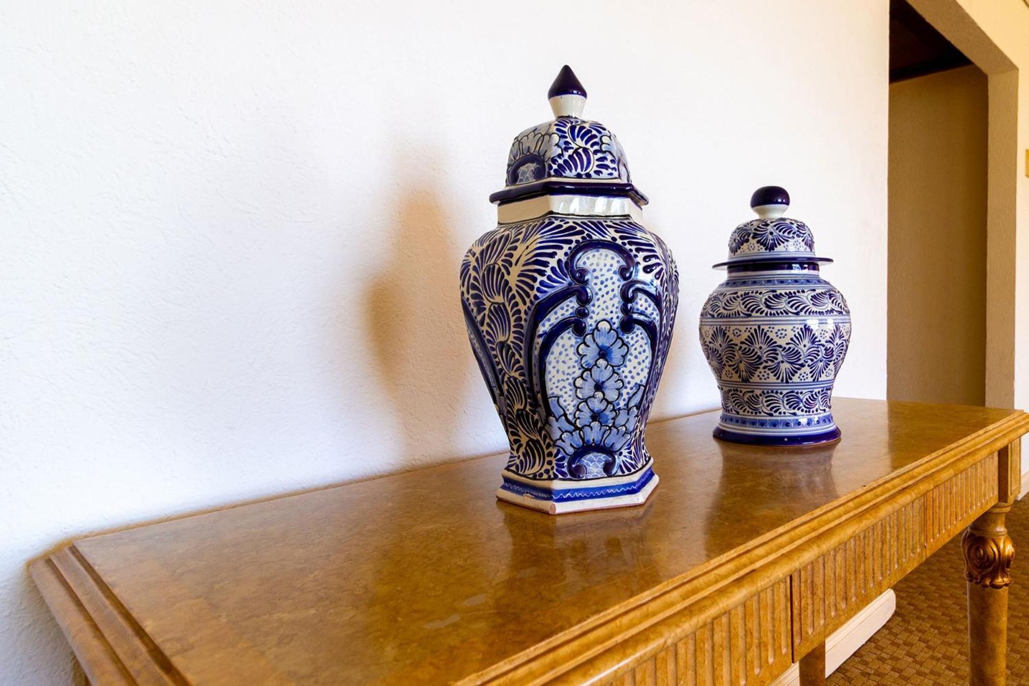 Hotel Camino Real Puebla Angelopolis Zewnętrze zdjęcie Two ginger jars